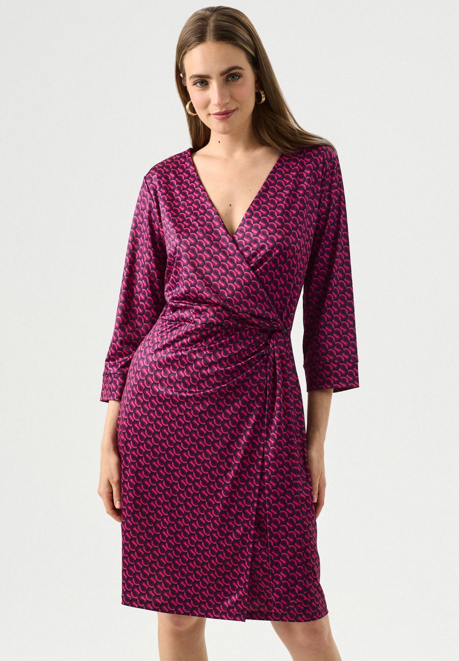 Платье QUIOSQUE Day dress, Pink
Платье QUIOSQUE Day dress, Pink