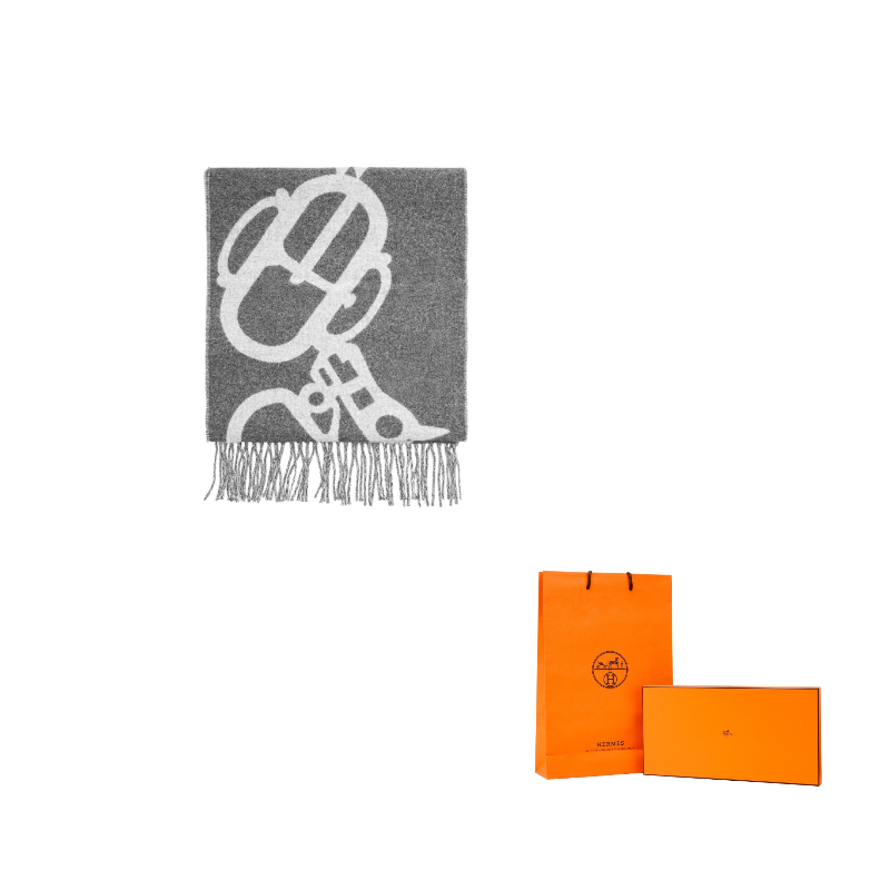 HERMES Вязаный шарф Women's Gray
HERMES Вязаный шарф Women's Gray