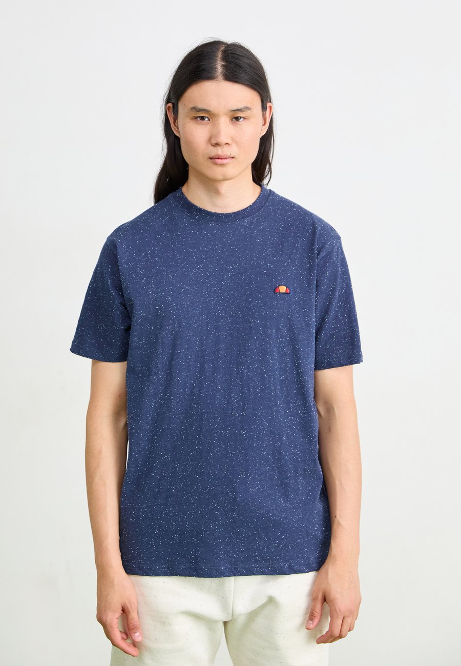 Футболка Ellesse GAUGUIN TEE, Navy/Dark Blue, Синий, Футболка Ellesse GAUGUIN TEE, Navy/Dark Blue
Футболка Ellesse GAUGUIN TEE, Navy/Dark Blue, Синий, Футболка Ellesse GAUGUIN TEE, Navy/Dark Blue