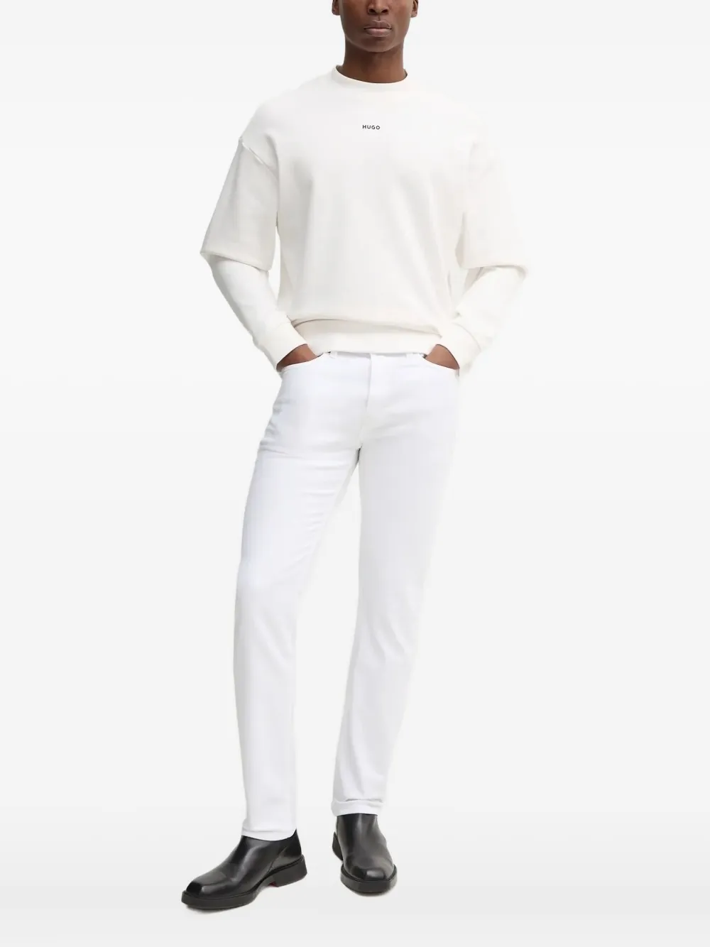 Свитер с круглым вырезом и вышитым логотипом HUGO, белый
Свитер с круглым вырезом и вышитым логотипом HUGO, белый