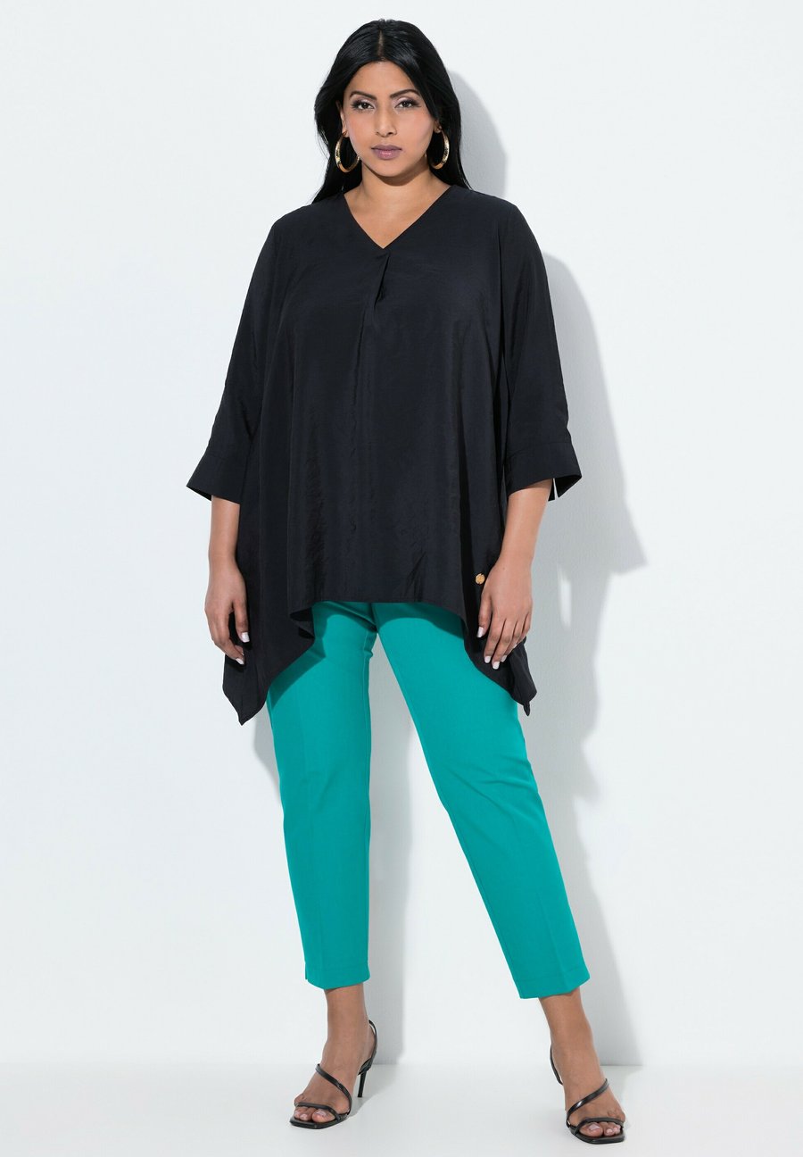 Блуза Ulla Popken POINTED HEM 3/4 SLEEVE, Black
Блуза Ulla Popken POINTED HEM 3/4 SLEEVE, Black