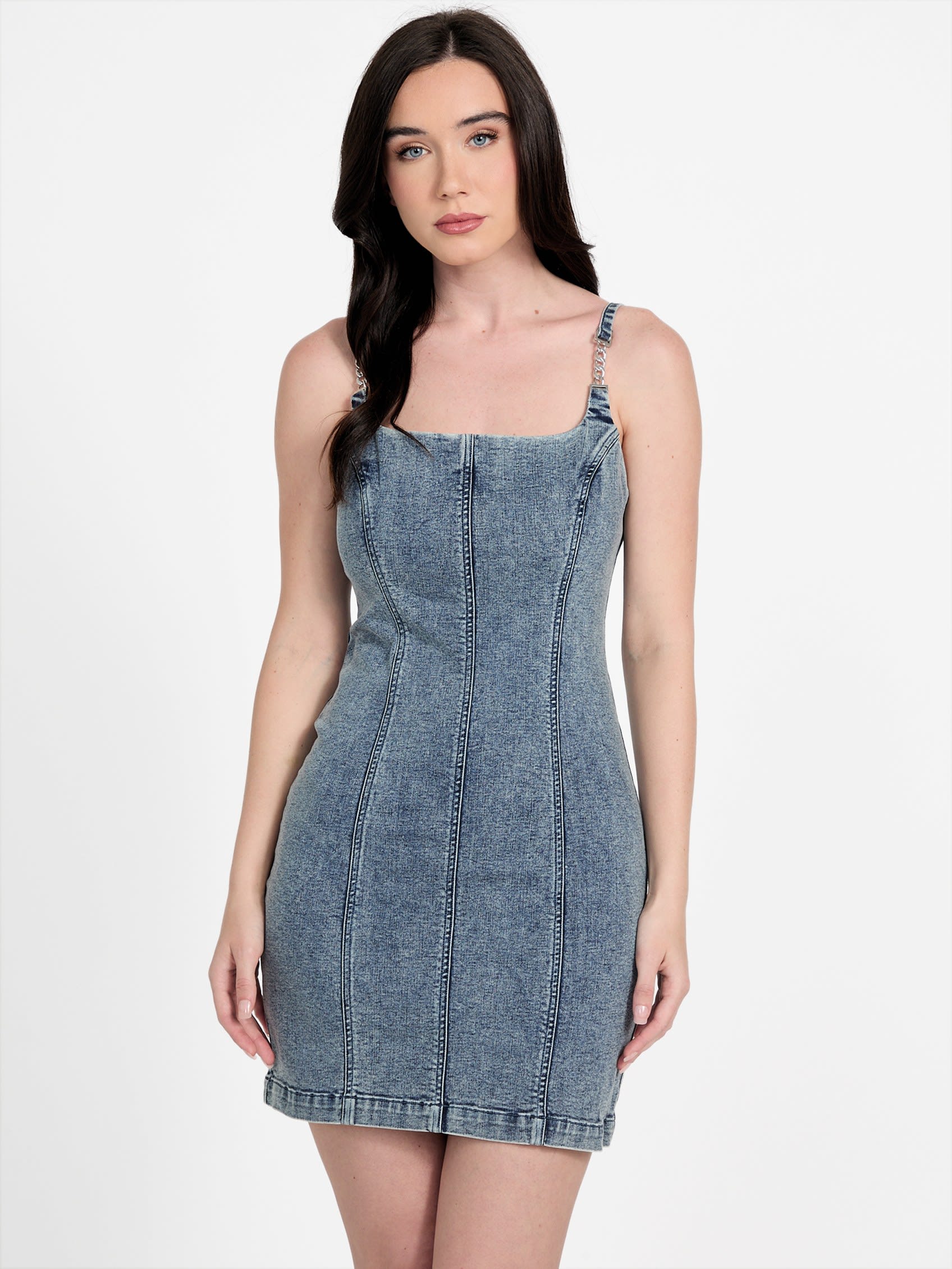 Эко-бейли-платье из джинсовой ткани с цепочкой Guess Factory, acid indigo wash
Эко-бейли-платье из джинсовой ткани с цепочкой Guess Factory, acid indigo wash