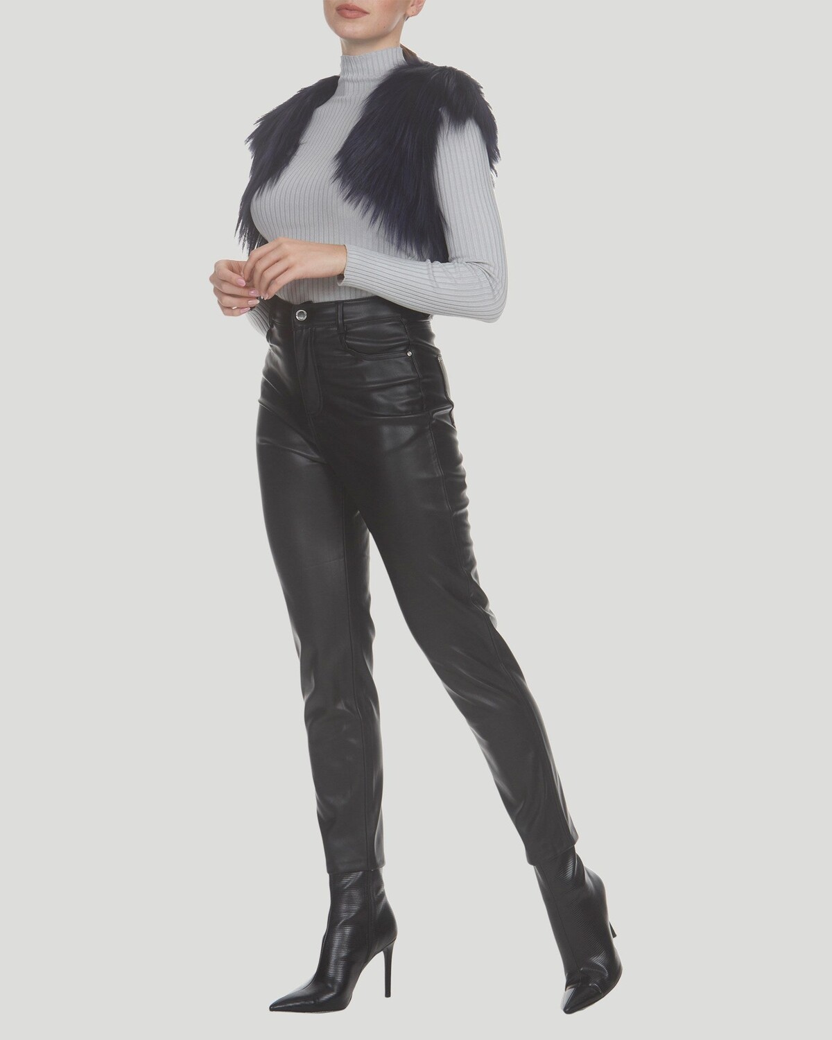 Техника болеро «лисий стриптиз» GORSKI, темно-синий
Техника болеро «лисий стриптиз» GORSKI, темно-синий