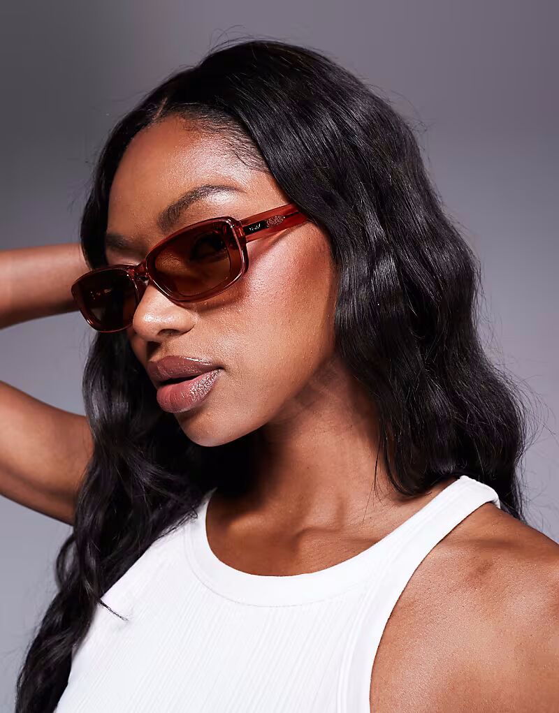 Солнцезащитные очки Quay Vibe Check в прямоугольной оправе нежно-розового цвета Quay Australia
Солнцезащитные очки Quay Vibe Check в прямоугольной оправе нежно-розового цвета Quay Australia