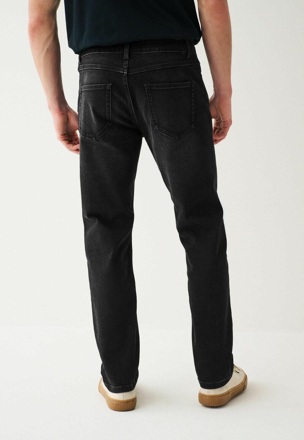 Джинсы облегающего кроя ESSENTIAL STRETCH Next, черный
Джинсы облегающего кроя ESSENTIAL STRETCH Next, черный