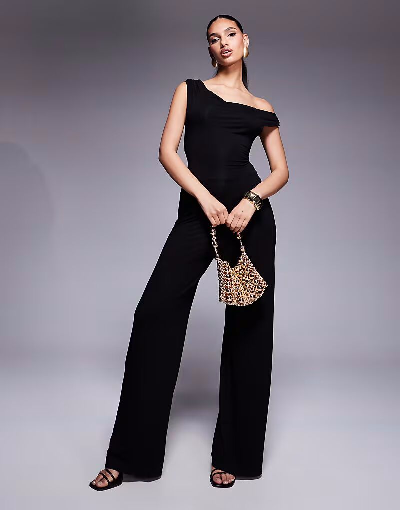 Комбинезон ASOS DESIGN черного цвета со спущенными плечами и шнуровкой на спине
Комбинезон ASOS DESIGN черного цвета со спущенными плечами и шнуровкой на спине