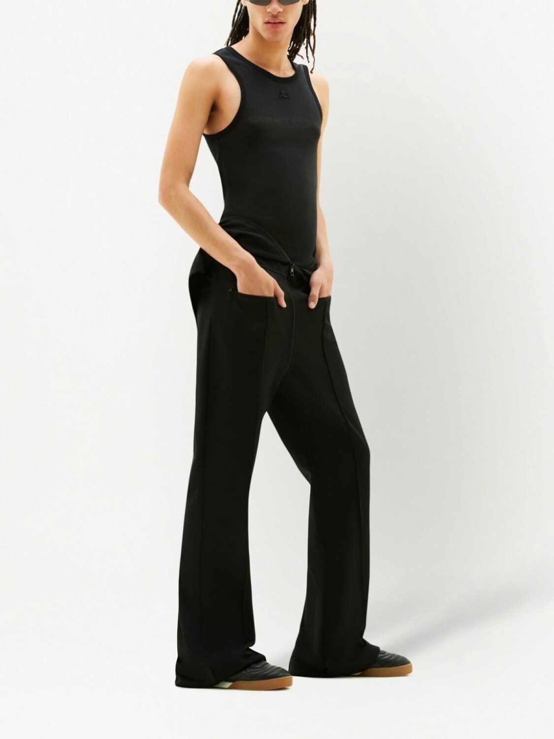 Courrèges комбинезон без рукавов с высоким воротником, черный
Courrèges комбинезон без рукавов с высоким воротником, черный