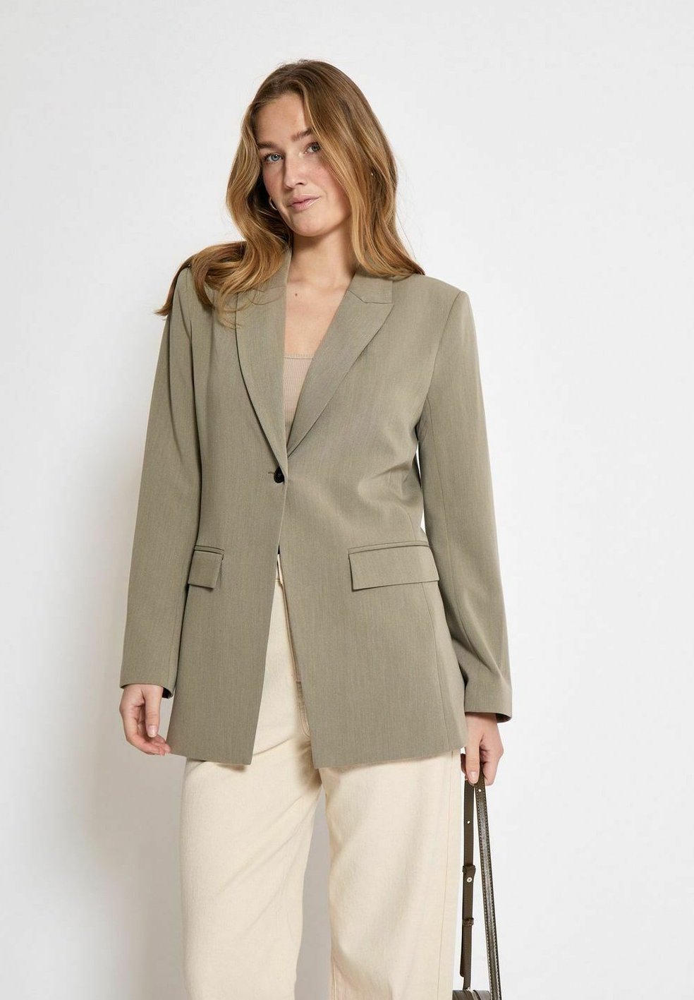 Короткое пальто CINDY PEPPERCORN, бежевый
Короткое пальто CINDY PEPPERCORN, бежевый