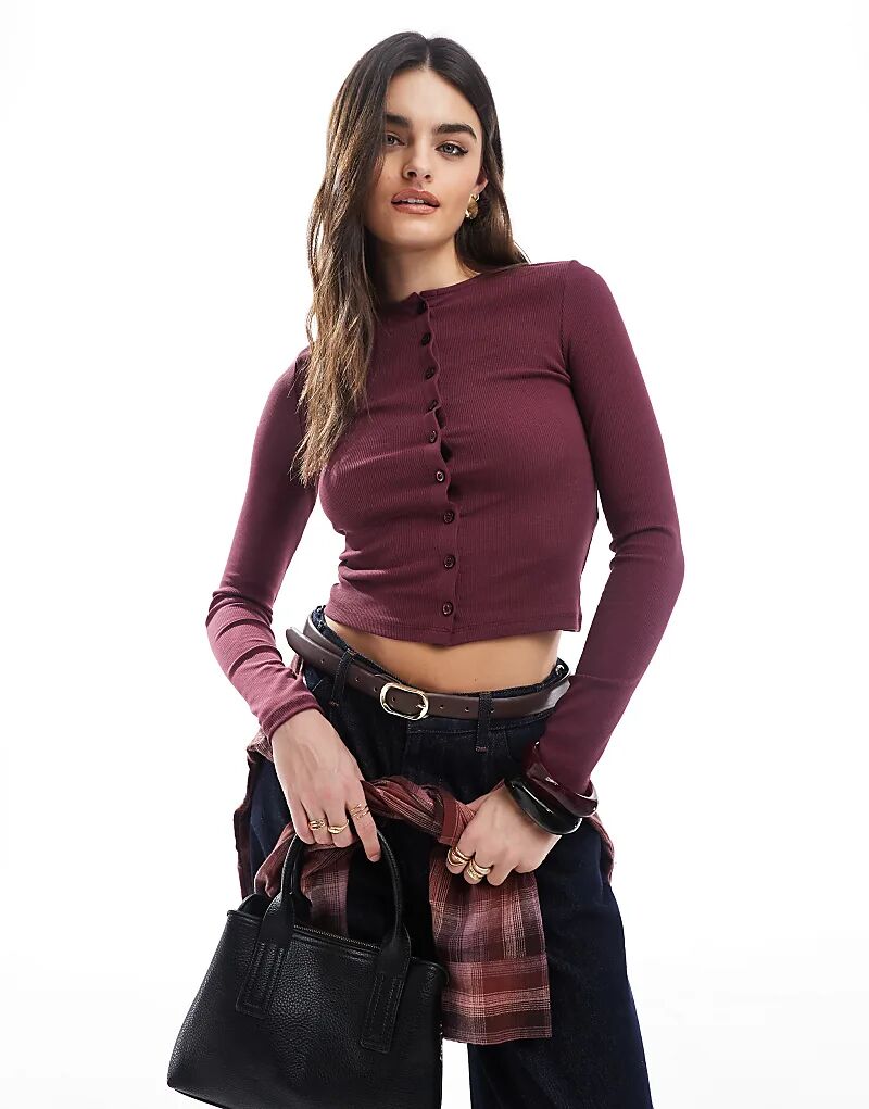 Кардиган с круглым вырезом на пуговицах в рубчик в бордовом цвете Miss Selfridge
Кардиган с круглым вырезом на пуговицах в рубчик в бордовом цвете Miss Selfridge