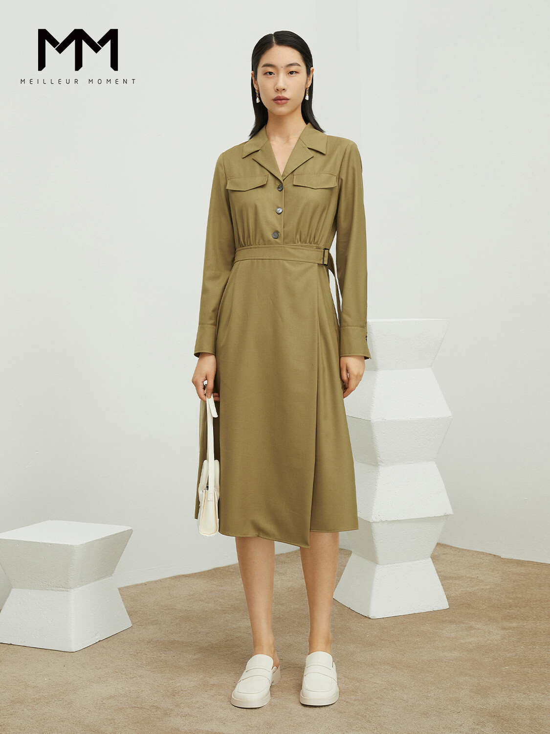 Платье Mai Meng с лацканами, темно-зеленый
Платье Mai Meng с лацканами, темно-зеленый