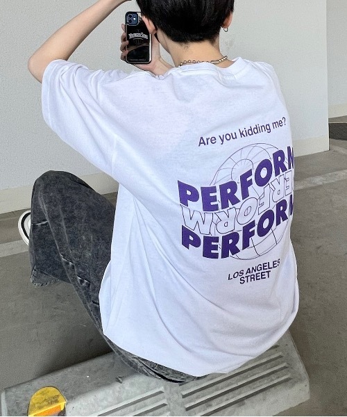 Футболка свободного кроя с коротким рукавом, унисекс, с логотипом на спине ILL'S, белый
Футболка свободного кроя с коротким рукавом, унисекс, с логотипом на спине ILL'S, белый