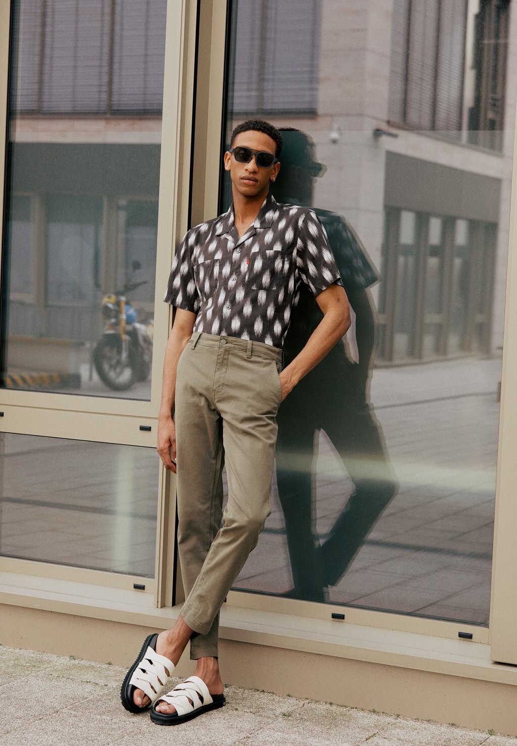 Чино Xx Standard Levi's, цвет bunker olive shady 
Чино Xx Standard Levi's, цвет bunker olive shady