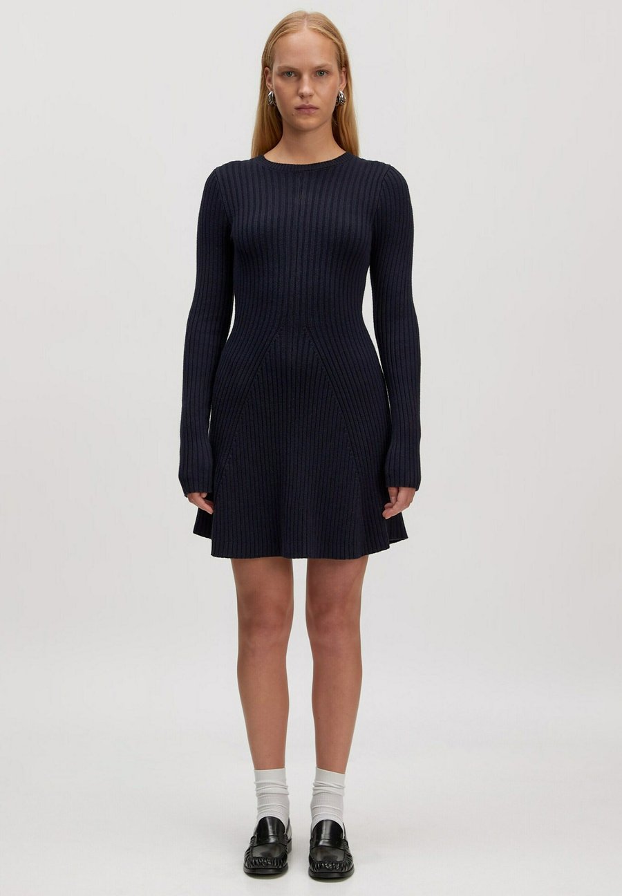 Платье EDITED NYLA, Navy Blau/Blue
Платье EDITED NYLA, Navy Blau/Blue