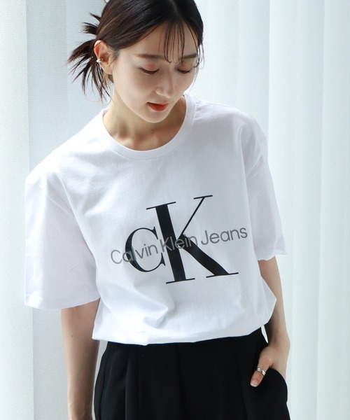 Футболка с коротким рукавом, круглым вырезом и логотипом Calvin Klein, белый
Футболка с коротким рукавом, круглым вырезом и логотипом Calvin Klein, белый