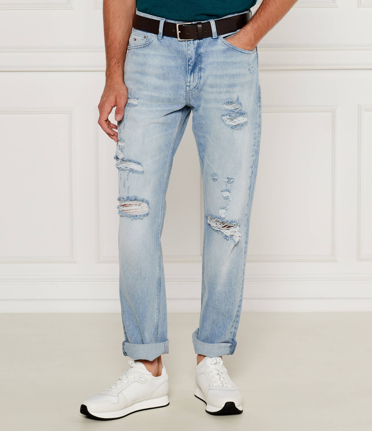 Джинсы Tommy Jeans RYAN DH7115 Straight fit, синий
Джинсы Tommy Jeans RYAN DH7115 Straight fit, синий