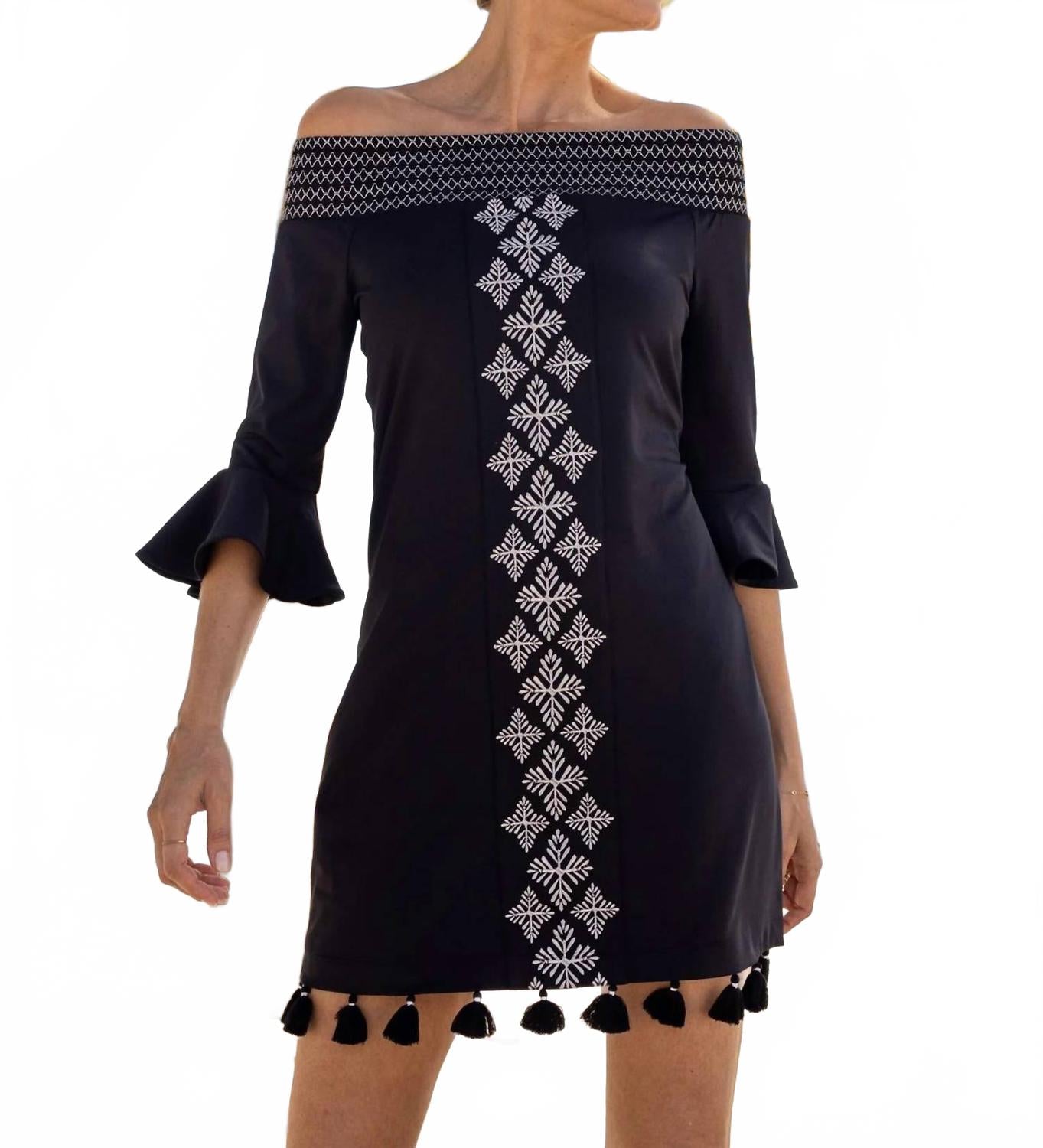 Элегантное платье Essential Coverluxe с буфами в черном цвете Cabana Life 
Элегантное платье Essential Coverluxe с буфами в черном цвете Cabana Life