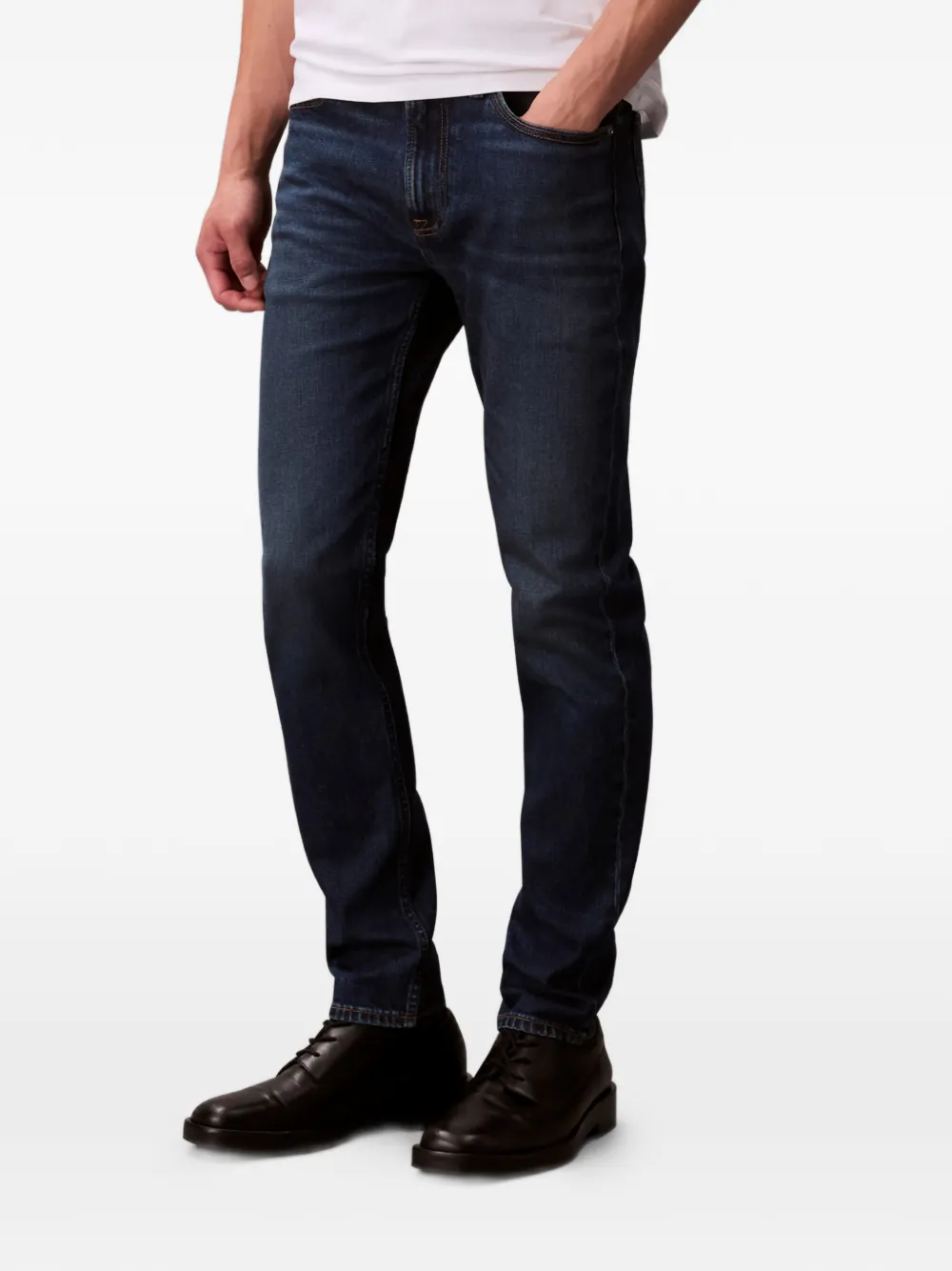 Джинсы с пятью карманами и нашивкой-логотипом Calvin Klein, синий
Джинсы с пятью карманами и нашивкой-логотипом Calvin Klein, синий