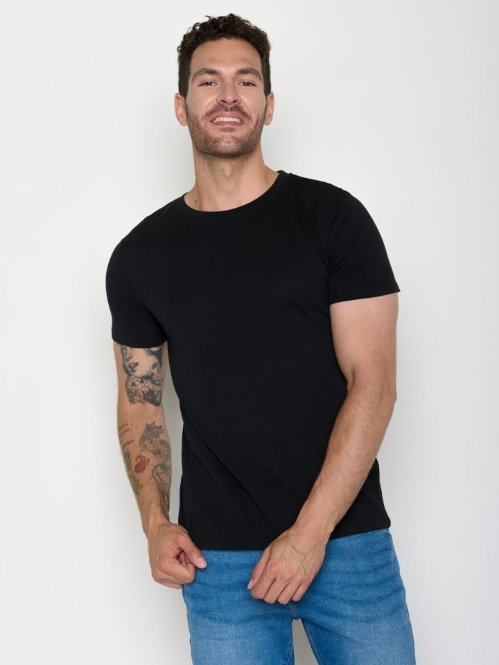 Базовая черная футболка GreenBomb
Базовая черная футболка GreenBomb