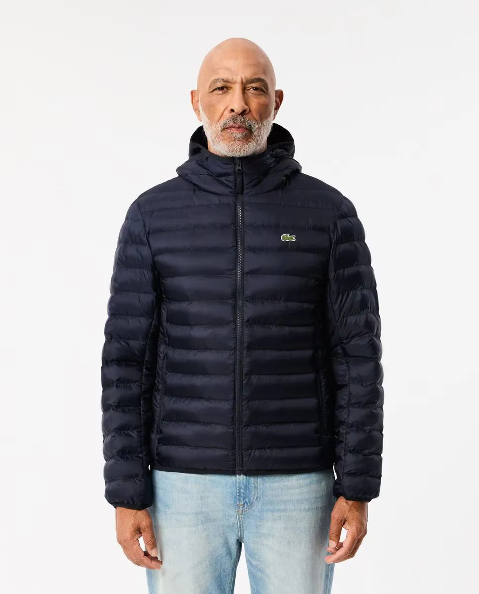 Мужская водонепроницаемая стеганая куртка-пуховик с капюшоном Lacoste, тёмно-синий
Мужская водонепроницаемая стеганая куртка-пуховик с капюшоном Lacoste, тёмно-синий