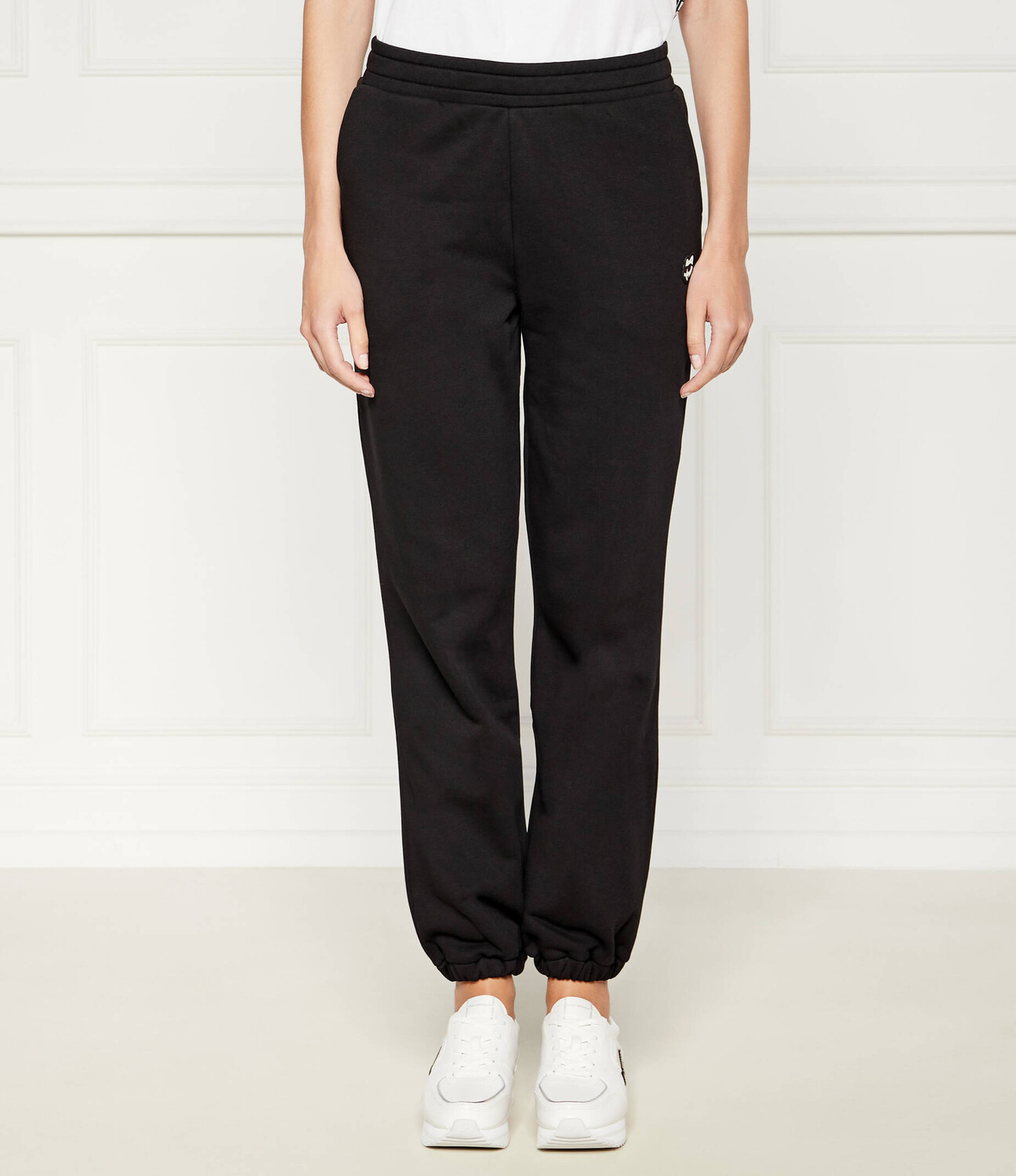 Спортивные брюки Karl Lagerfeld ikonik 2.0 Regular Fit, черный
Спортивные брюки Karl Lagerfeld ikonik 2.0 Regular Fit, черный