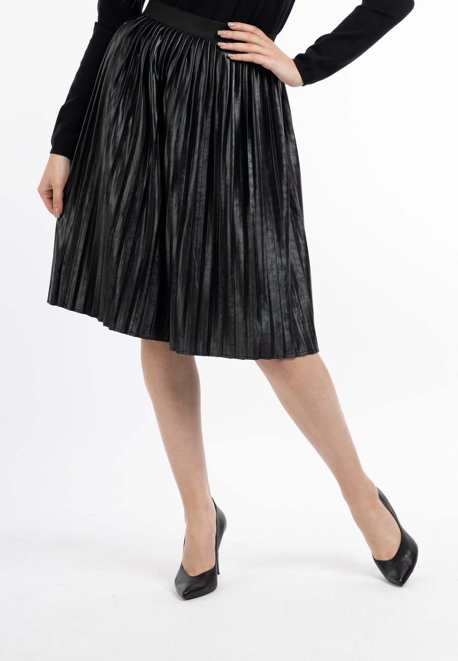 Юбка faina Pleated skirt, Schwarz/Black
Юбка faina Pleated skirt, Schwarz/Black