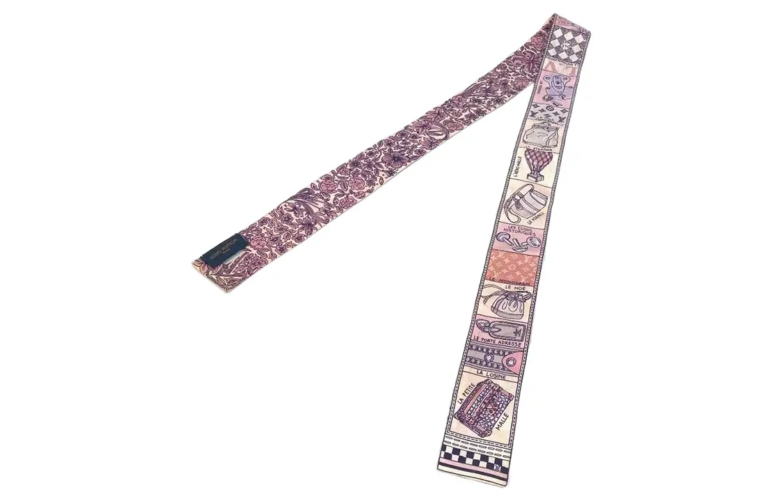 Шарф шелковый Louis Vuitton женский, розовый / белый
Шарф шелковый Louis Vuitton женский, розовый / белый