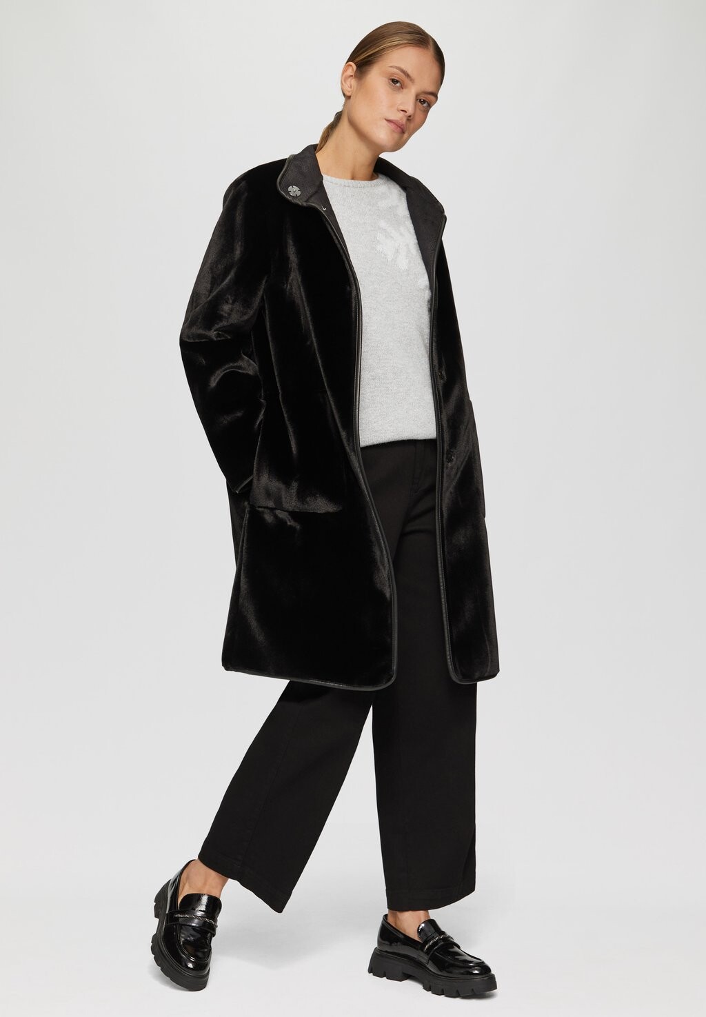 Джемпер IM LOOSE FIT MIT SCHNEEFLOCKEN-ARTWORK s.Oliver BLACK LABEL, серый
Джемпер IM LOOSE FIT MIT SCHNEEFLOCKEN-ARTWORK s.Oliver BLACK LABEL, серый