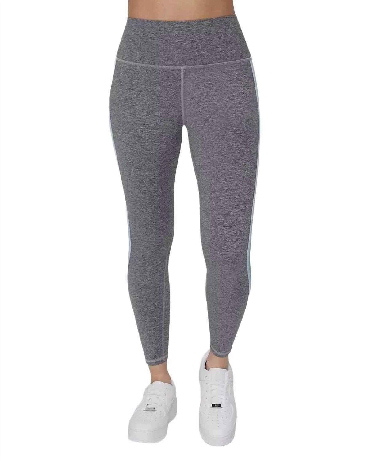 Серые трикотажные брюки Intent Tech Spiritual Gangster
Серые трикотажные брюки Intent Tech Spiritual Gangster