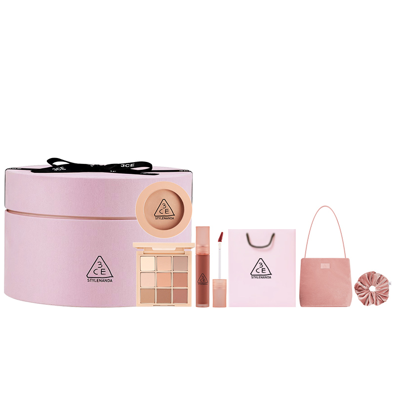 Набор косметики full of love легко растушевывается натуральный 3CE
Набор косметики full of love легко растушевывается натуральный 3CE