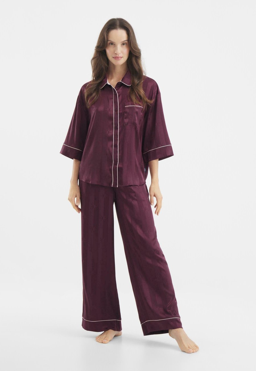 Пижамный комплект Chelsea Peers SET, Bordeaux
Пижамный комплект Chelsea Peers SET, Bordeaux