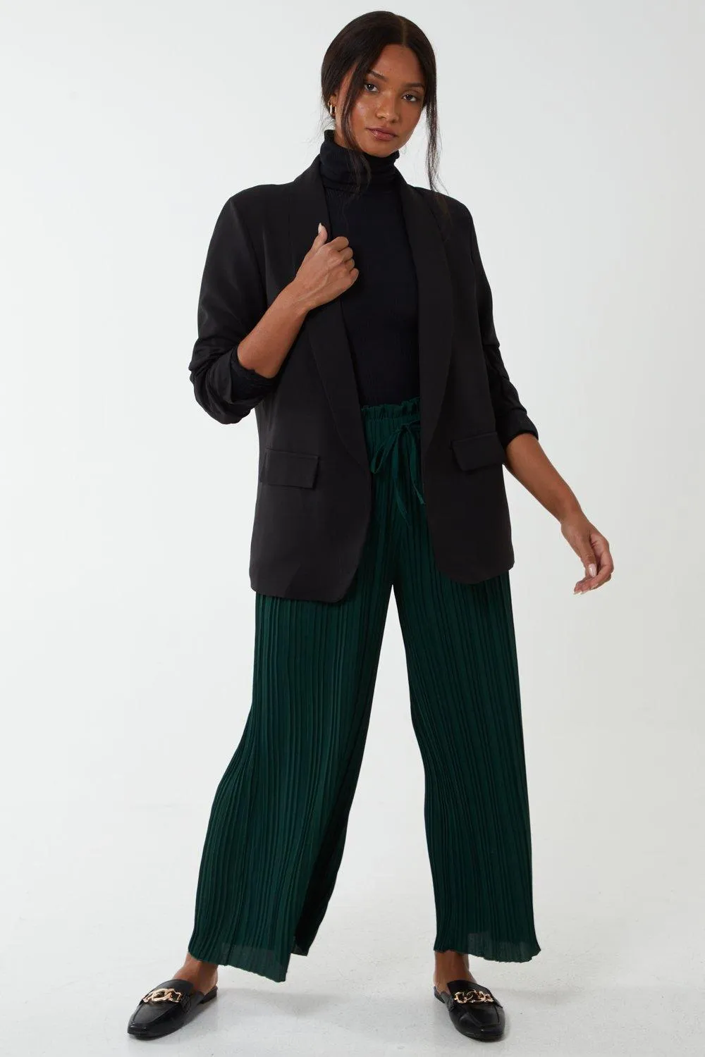 Широкие брюки со складками Blue Vanilla, зеленый
Широкие брюки со складками Blue Vanilla, зеленый