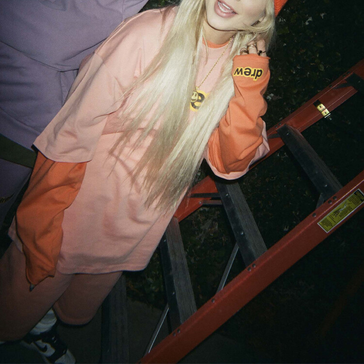 Футболка с логотипом Letter Series унисекс розово-персиковая Drew House, розовый
Футболка с логотипом Letter Series унисекс розово-персиковая Drew House, розовый