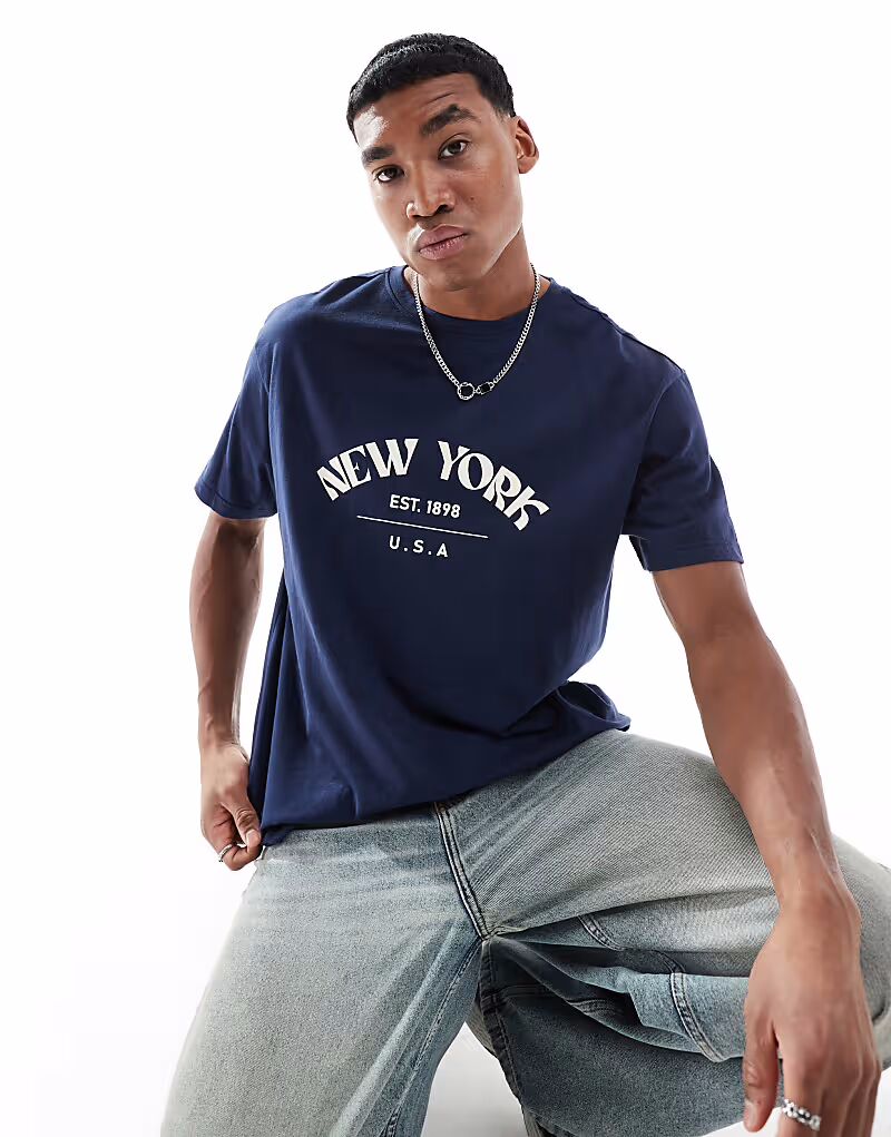 Футболка оверсайз с надписью Another Influence New York в темно-синем цвете 
Футболка оверсайз с надписью Another Influence New York в темно-синем цвете