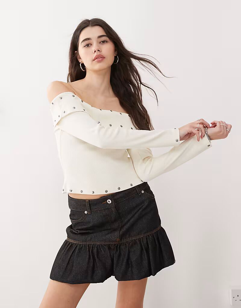 Топ Ragged Priest с открытыми плечами и люверсами цвета экрю The Ragged Priest
Топ Ragged Priest с открытыми плечами и люверсами цвета экрю The Ragged Priest