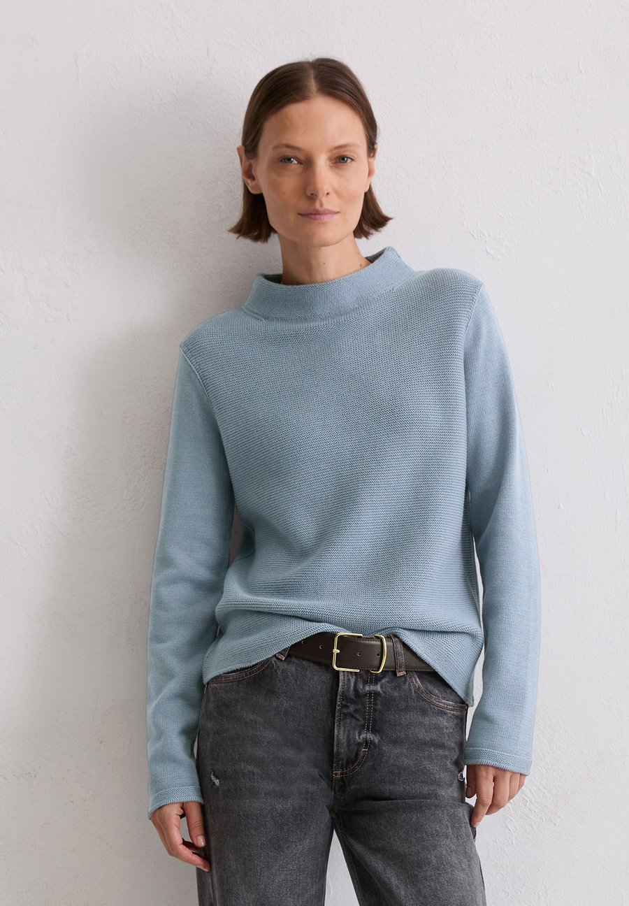 Джемпер Marc O'Polo LONGSLEEVE SMALL STAND-UP COLLAR, Slate Blue/Dark Blue
Джемпер Marc O'Polo LONGSLEEVE SMALL STAND-UP COLLAR, Slate Blue/Dark Blue