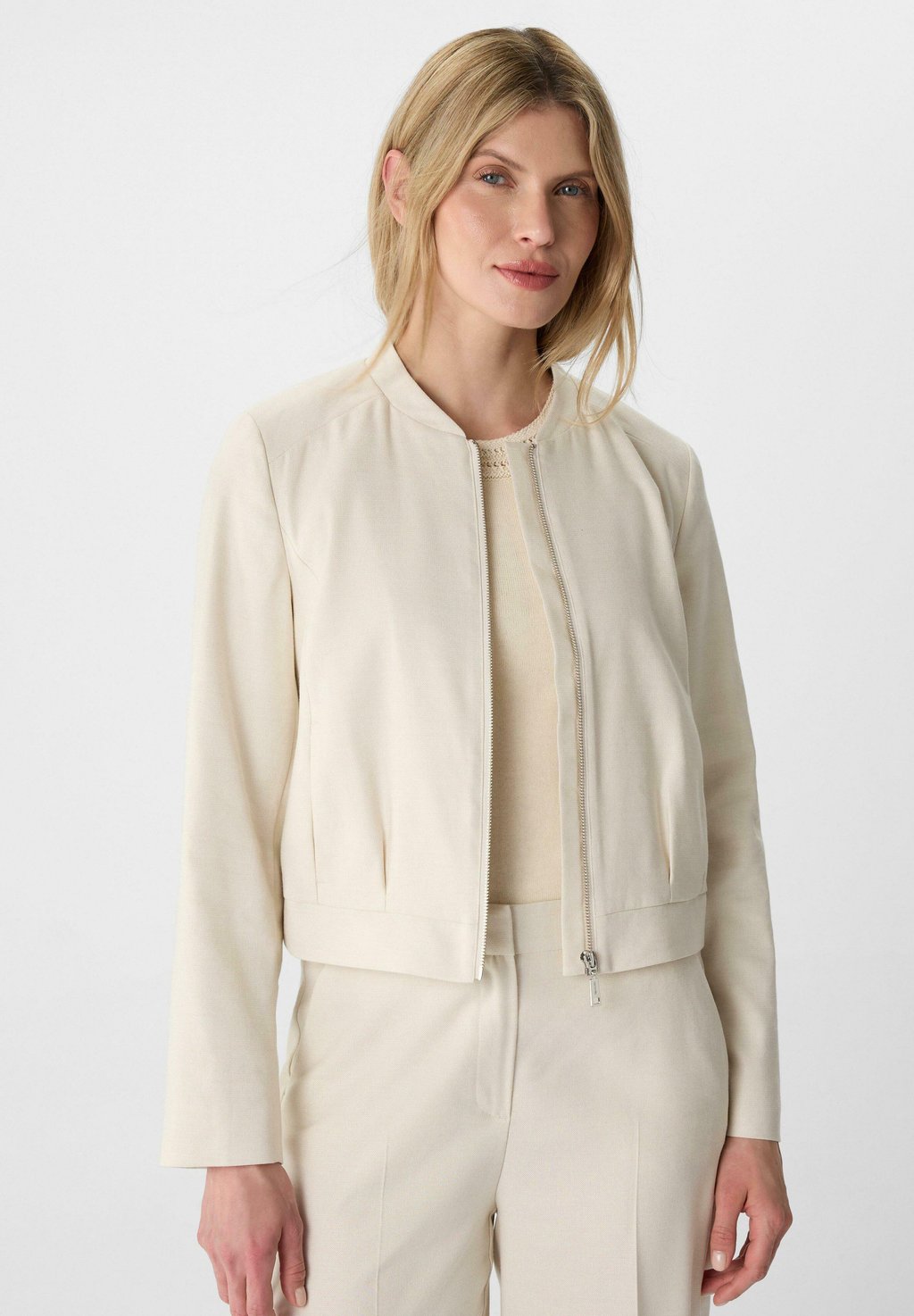 Легкая куртка INDOOR comma, песочный 
Легкая куртка INDOOR comma, песочный