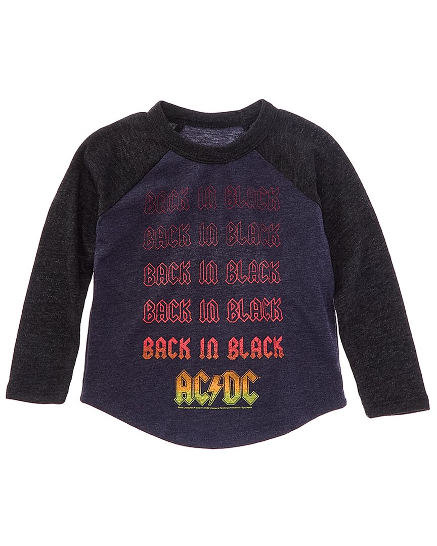 Chaser Back в черной футболке
Chaser Back в черной футболке