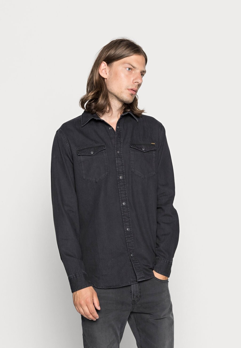 Рубашка JJESHERIDAN L S NOOS Jack & Jones, черный деним
Рубашка JJESHERIDAN L S NOOS Jack & Jones, черный деним