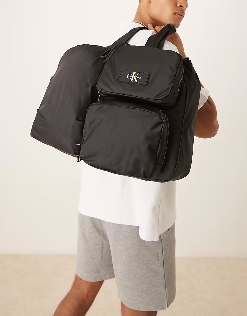 Сумка-тоут Calvin Klein Jeans черного цвета 
Сумка-тоут Calvin Klein Jeans черного цвета