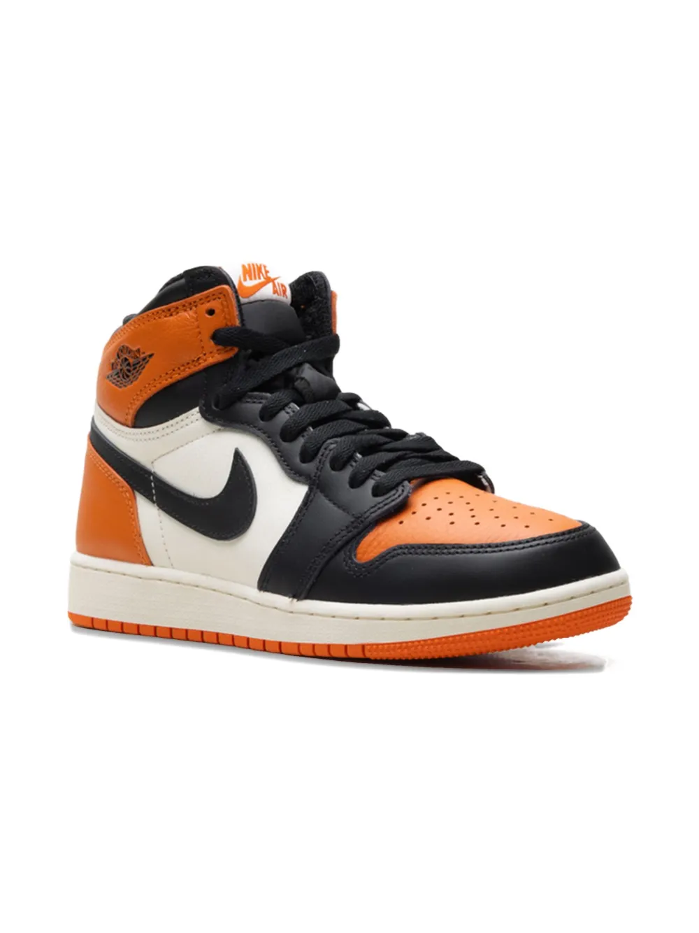 Кроссовки Air Jordan 1 Retro High OG Shattered Backboard Jordan Kids, оранжевый
Кроссовки Air Jordan 1 Retro High OG Shattered Backboard Jordan Kids, оранжевый