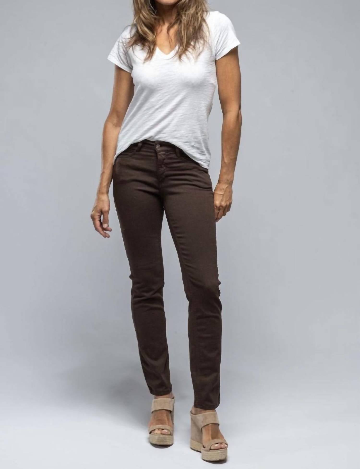 Темно-коричневые джинсы Dream MAC
Темно-коричневые джинсы Dream MAC