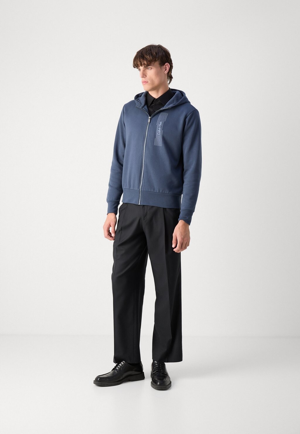 Толстовка на молнии HORIZONTAL LOGO ZIP THRU HOODIE Calvin Klein, темно-синий
Толстовка на молнии HORIZONTAL LOGO ZIP THRU HOODIE Calvin Klein, темно-синий
