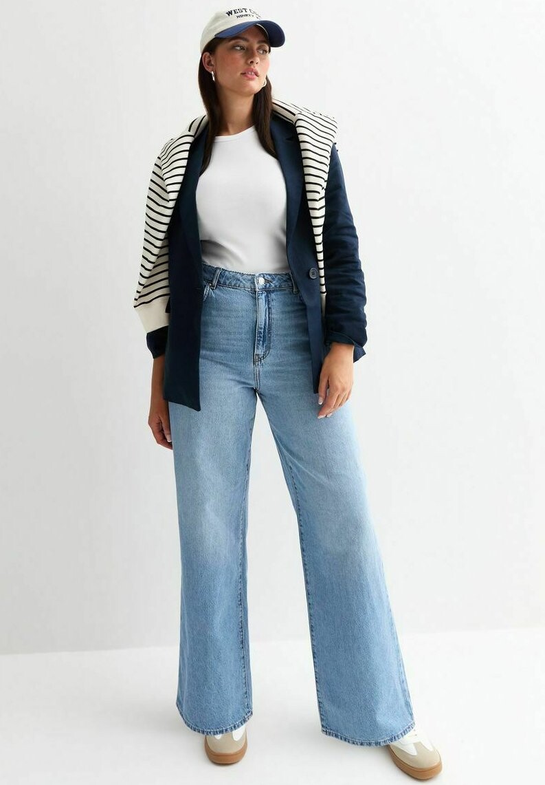 Расклешенные джинсы ADALAE HIGH-WAIST New Look, синий
Расклешенные джинсы ADALAE HIGH-WAIST New Look, синий