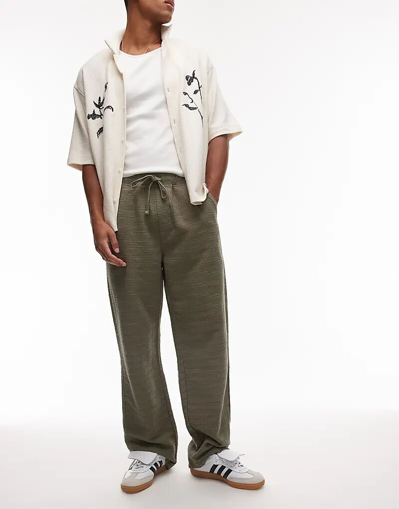 Свободные текстурированные брюки Topman цвета хаки
Свободные текстурированные брюки Topman цвета хаки