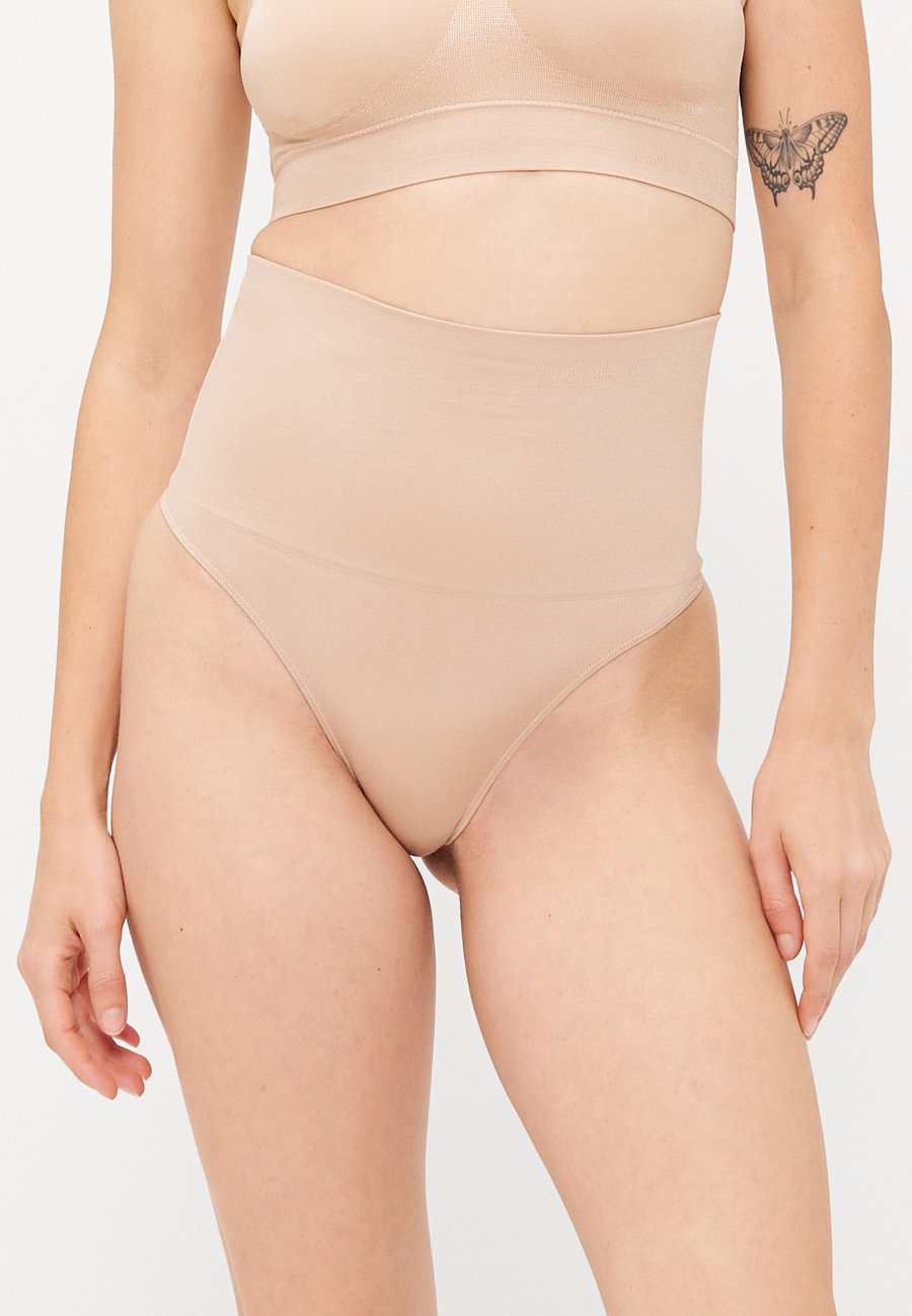 Трусы MAGIC Bodyfashion SHIMMER THONG, Cappuccino/Sand
Трусы MAGIC Bodyfashion SHIMMER THONG, Cappuccino/Sand