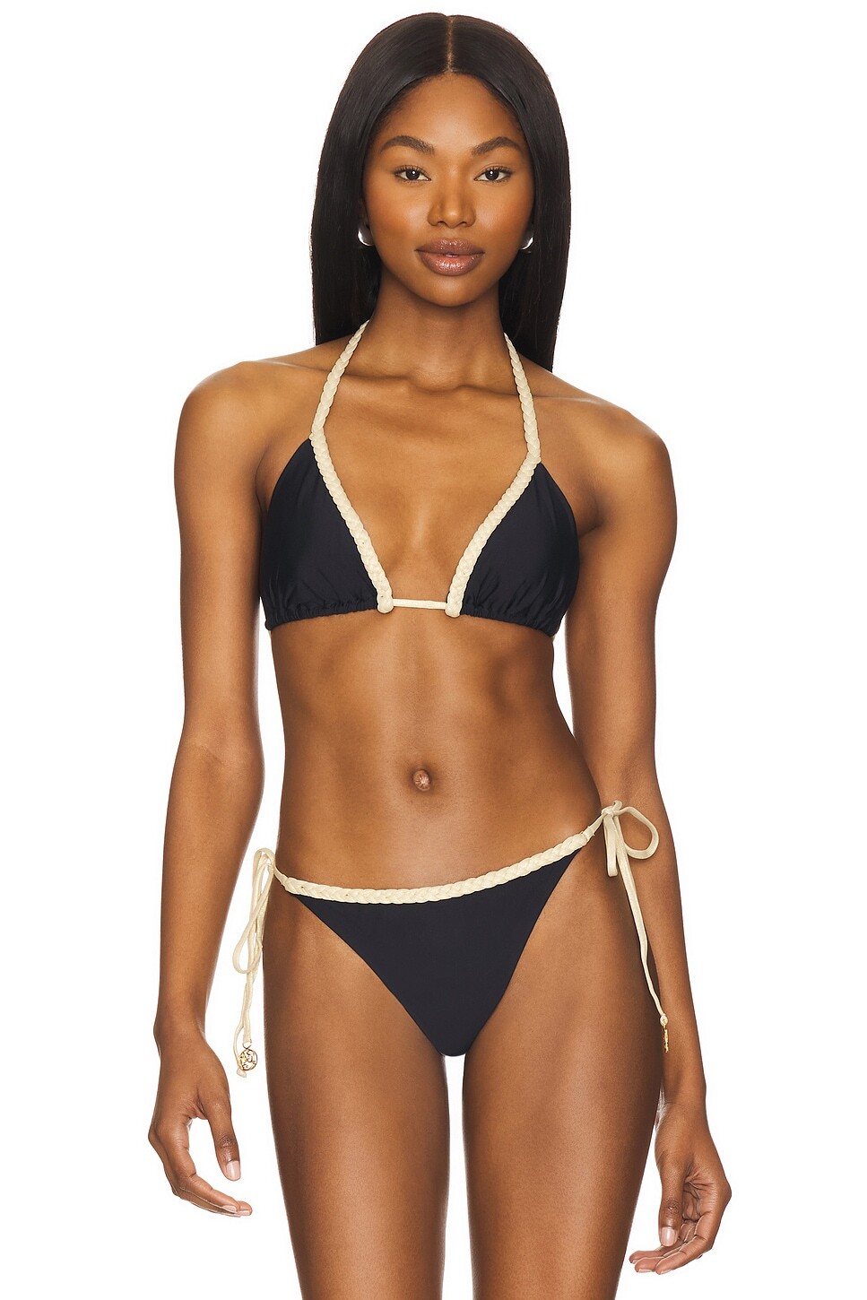 Плетеный треугольный топ Luli Fama, черный
Плетеный треугольный топ Luli Fama, черный