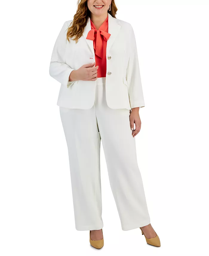 Блейзер больших размеров на двух пуговицах, блузка с завязкой на шее и брюки прямого кроя Kasper, синий
Блейзер больших размеров на двух пуговицах, блузка с завязкой на шее и брюки прямого кроя Kasper, синий