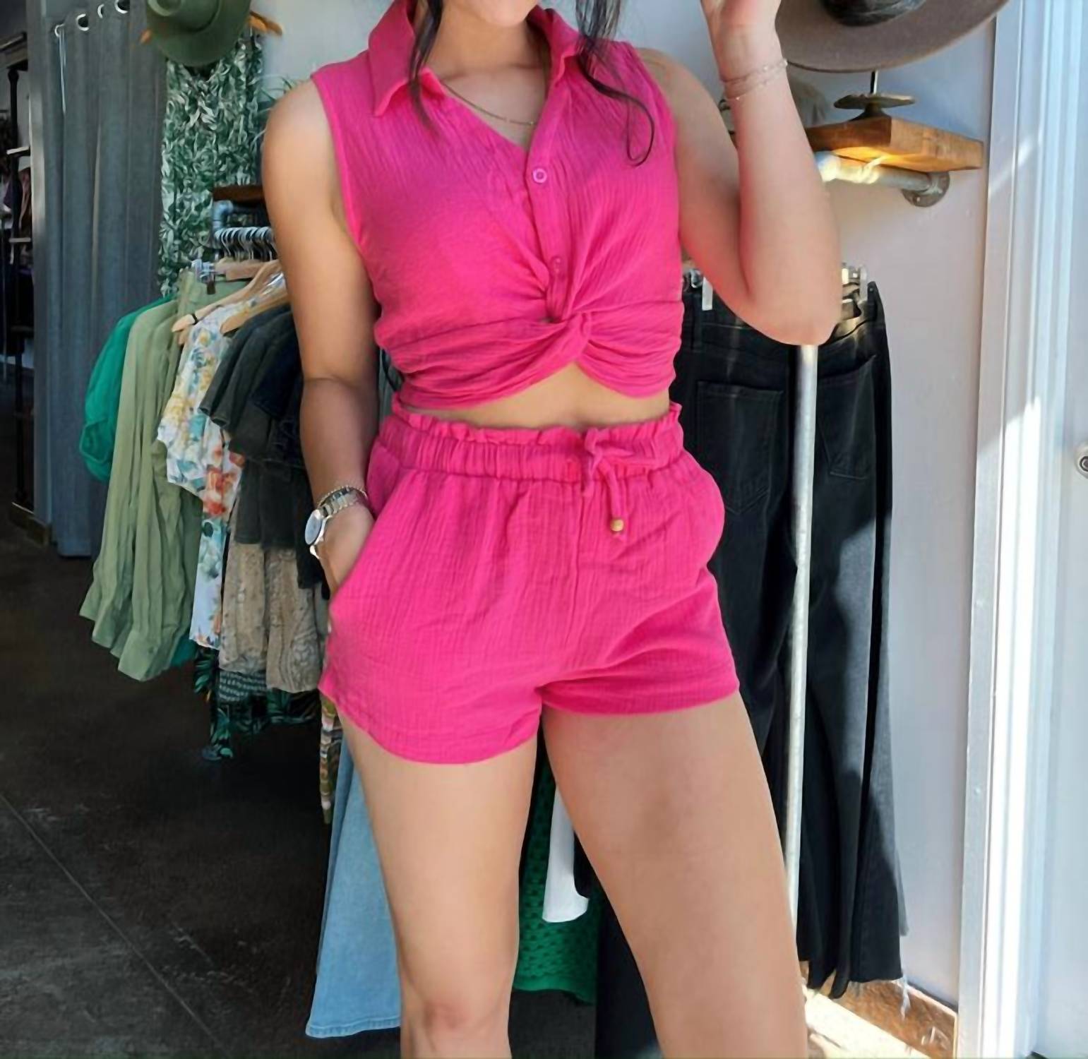 Топ с воротником-стойкой розового цвета day + moon
Топ с воротником-стойкой розового цвета day + moon