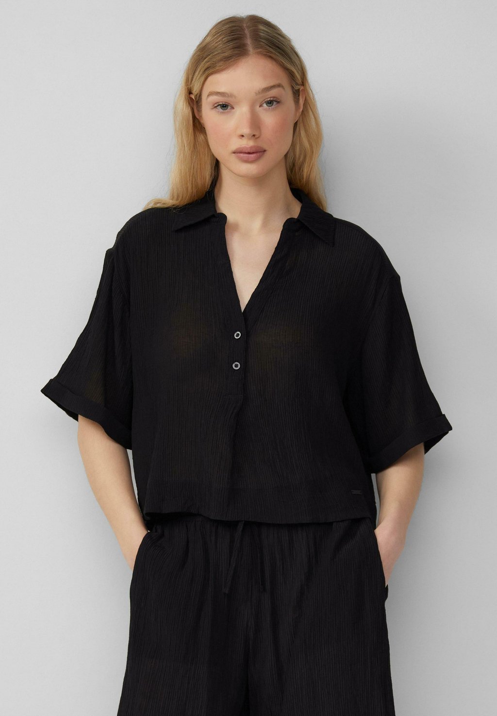 Блуза STRUKTURIERTE QS, черный
Блуза STRUKTURIERTE QS, черный