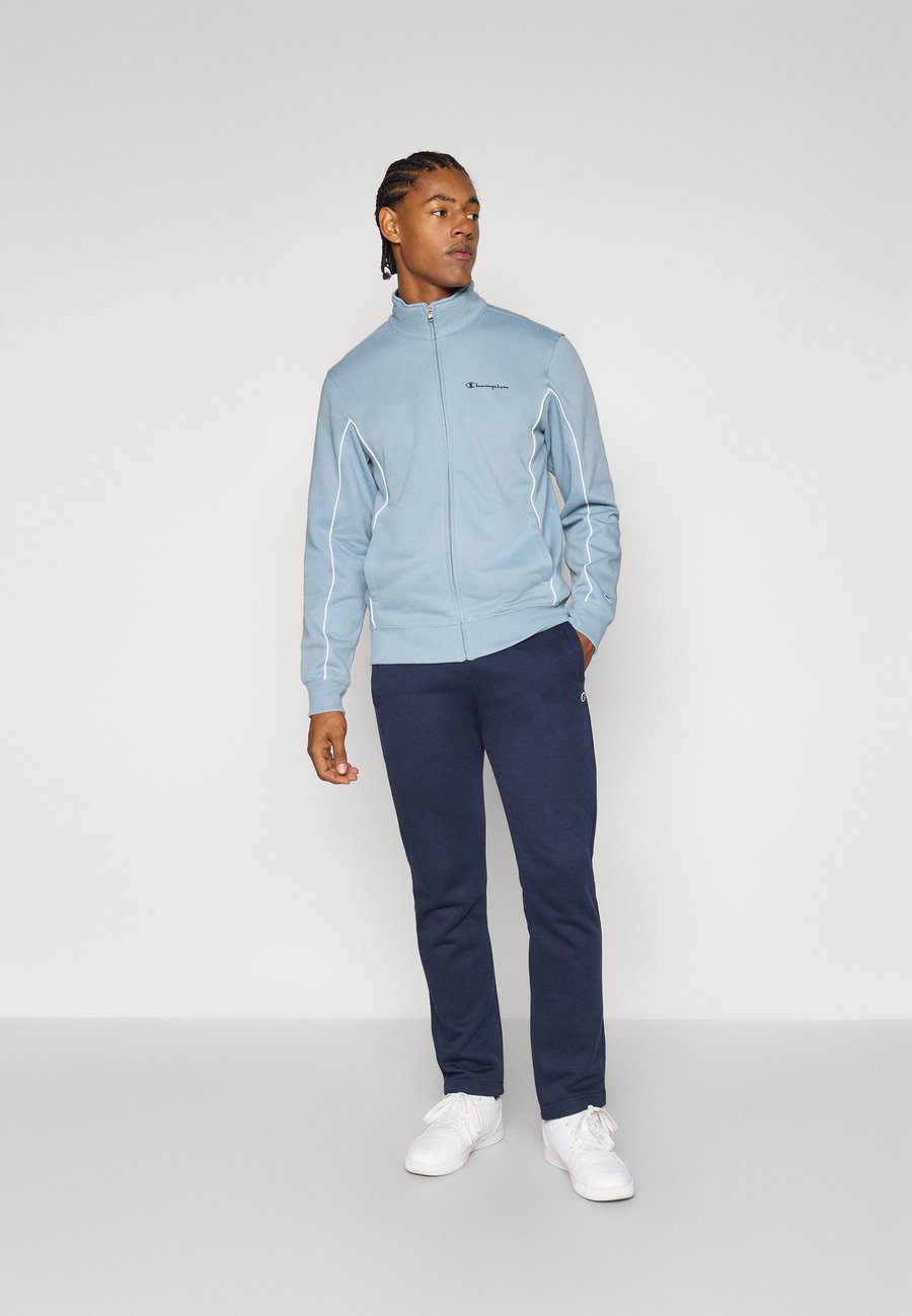 Спортивный костюм Champion SWEATSUIT SET, Light Blue
Спортивный костюм Champion SWEATSUIT SET, Light Blue